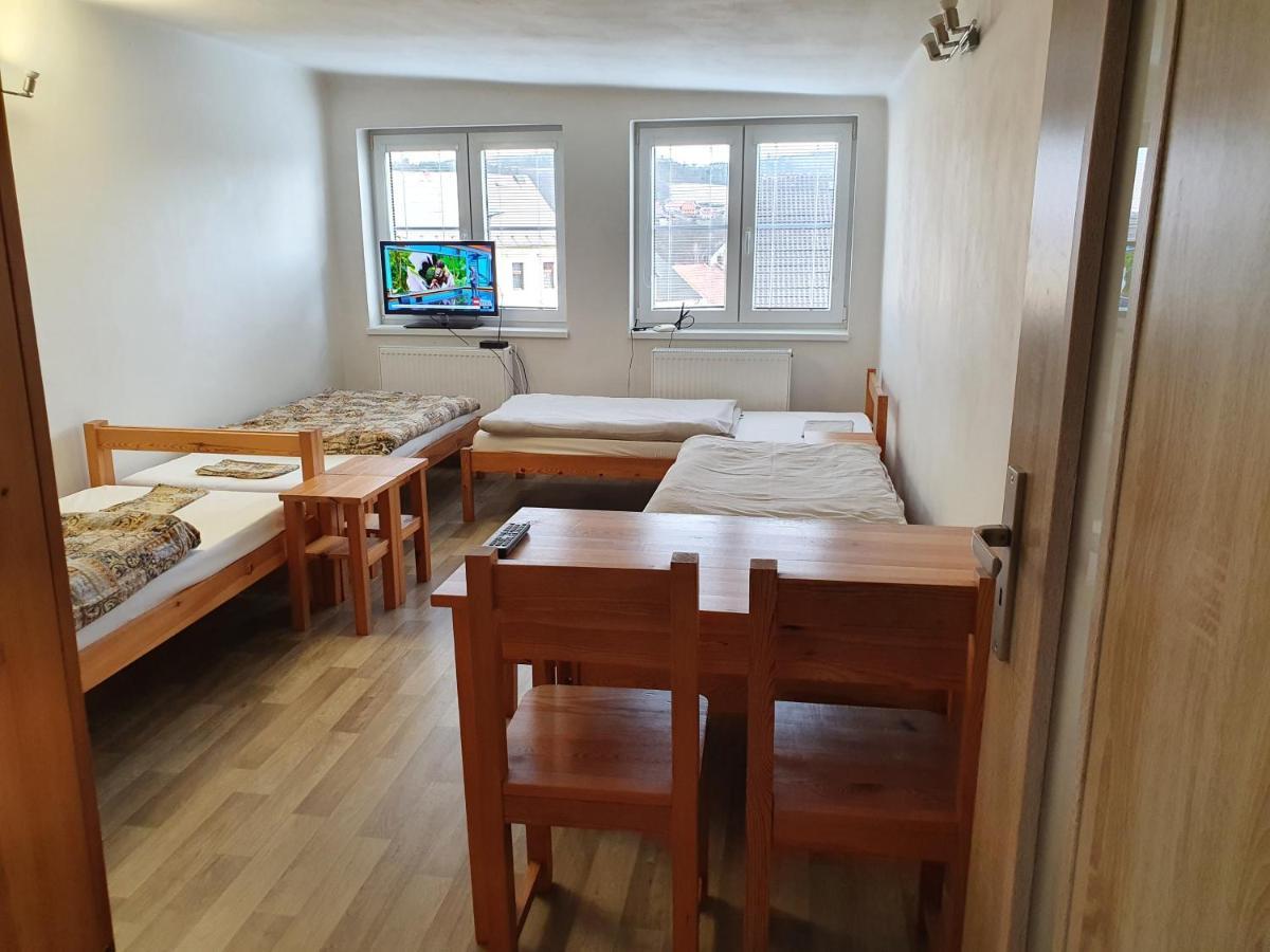 Apartman Plasy Экстерьер фото